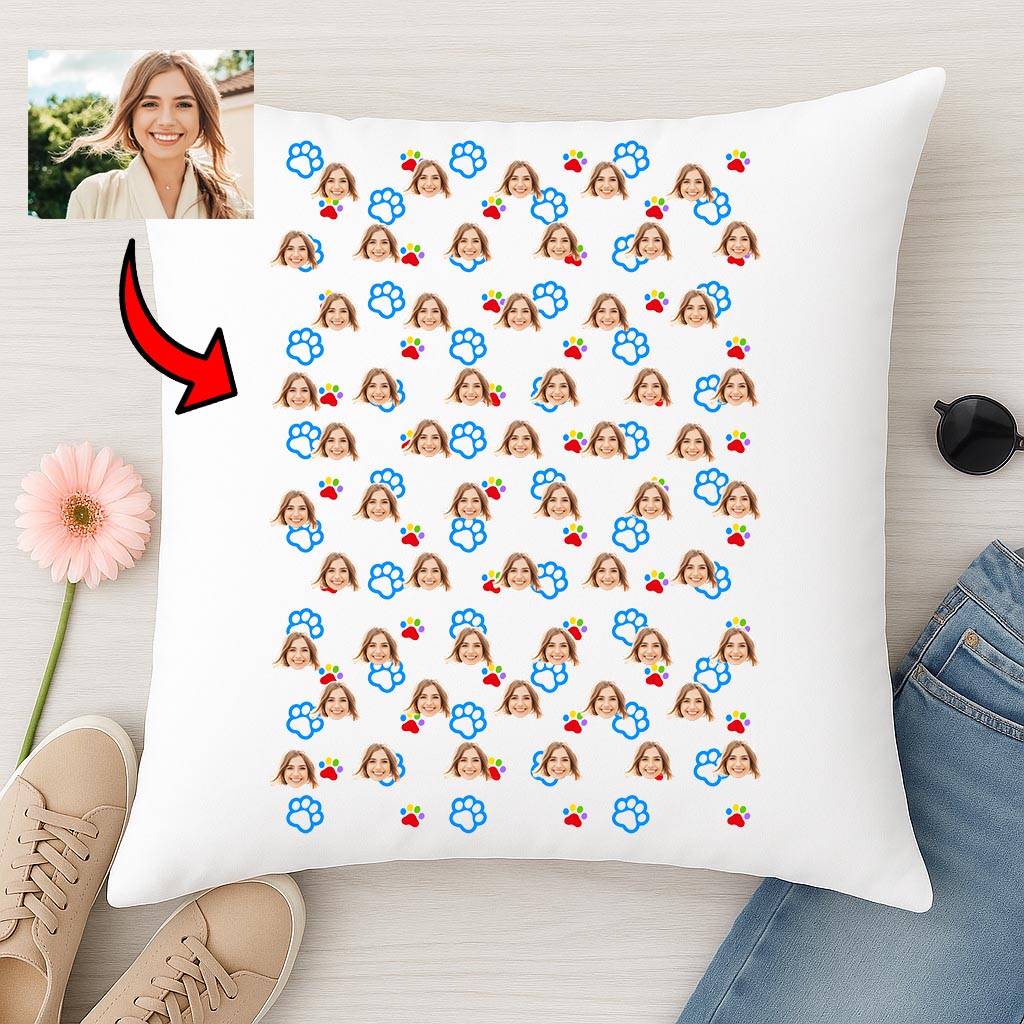 Poduszka z Psem niebieskie i kolorowe łapki